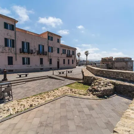Palau Marco Polo Guest house